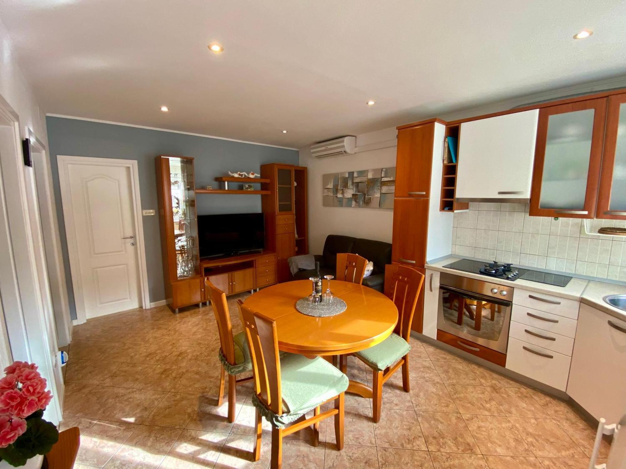 Apartment Simon - Old Stone Charm, Central Bol Life Εξωτερικό φωτογραφία