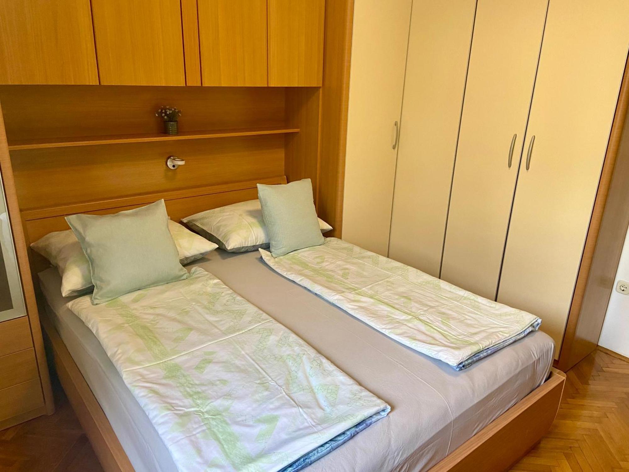 Apartment Simon - Old Stone Charm, Central Bol Life Εξωτερικό φωτογραφία