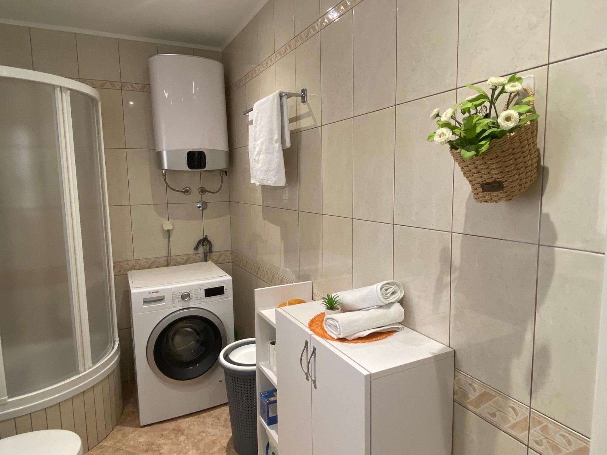 Apartment Simon - Old Stone Charm, Central Bol Life Εξωτερικό φωτογραφία