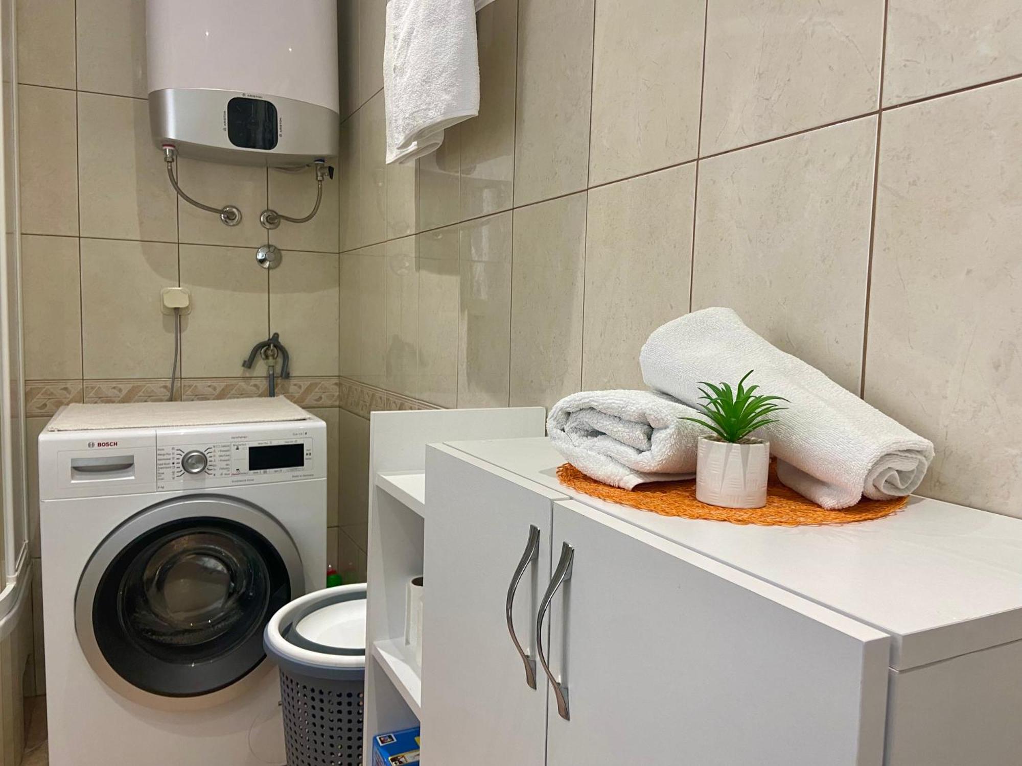 Apartment Simon - Old Stone Charm, Central Bol Life Εξωτερικό φωτογραφία