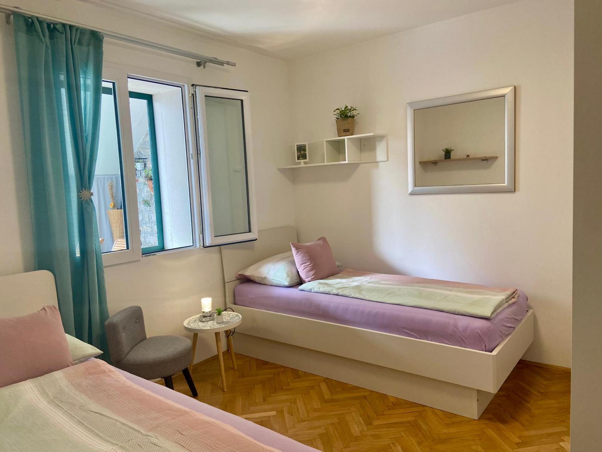 Apartment Simon - Old Stone Charm, Central Bol Life Εξωτερικό φωτογραφία