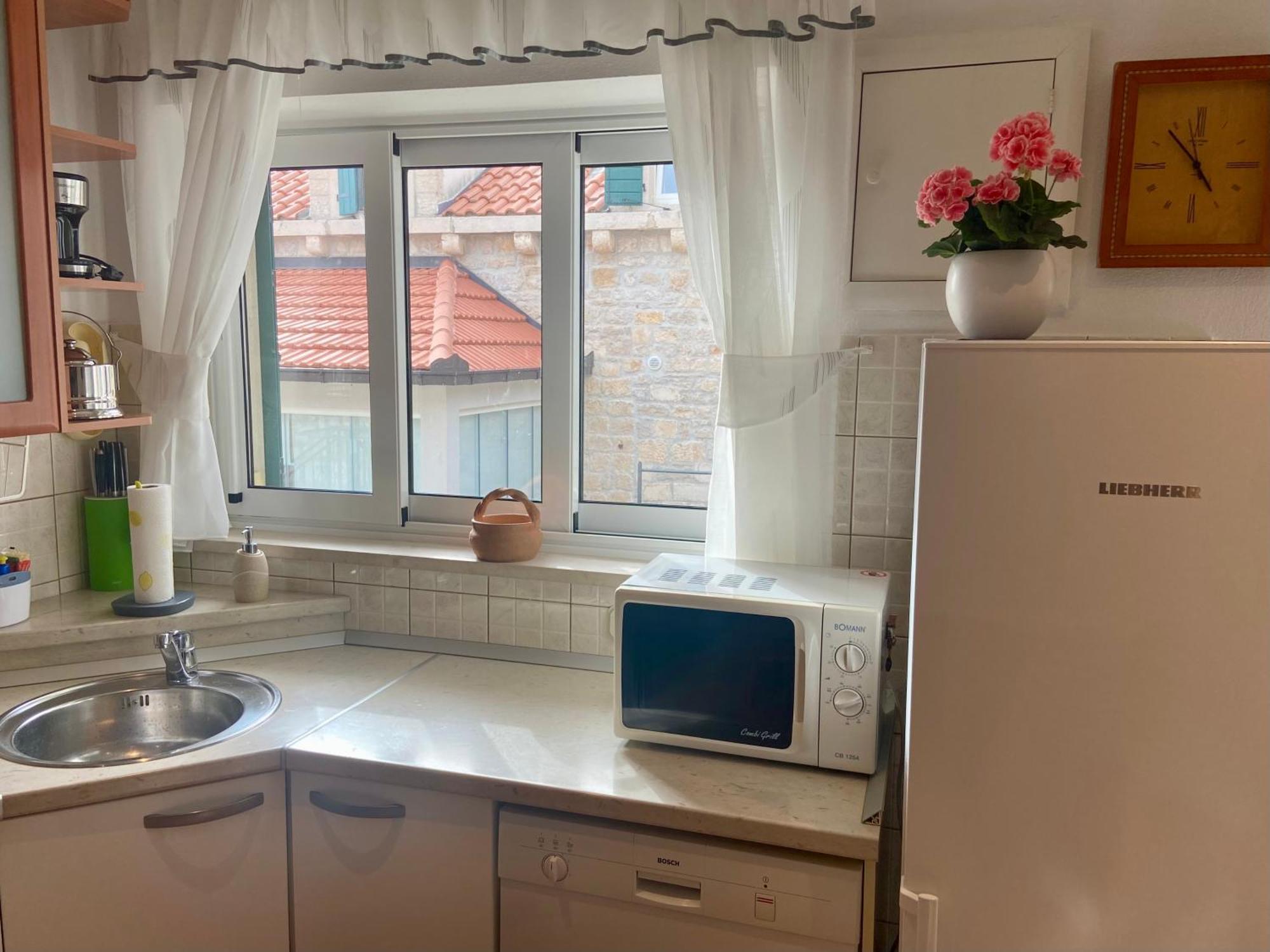 Apartment Simon - Old Stone Charm, Central Bol Life Εξωτερικό φωτογραφία